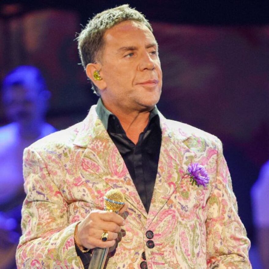 Πρεμιέρες και συνεργασίες μεγάλων ονομάτων στις πίστες «ζεσταίνουν» την αθηναϊκή νύχτα εν όψει των εορταστικών ρεβεγιόν - Ποιους θα δείτε και πού