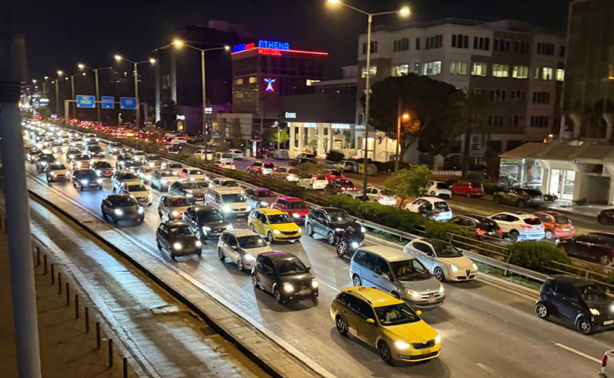 Μεγάλο μποτιλιάρισμα σε όλο το Λεκανοπέδιο για πάνω από 4 ώρες - Ομαλοποιείται σταδιακά η κατάσταση στους δρόμους 