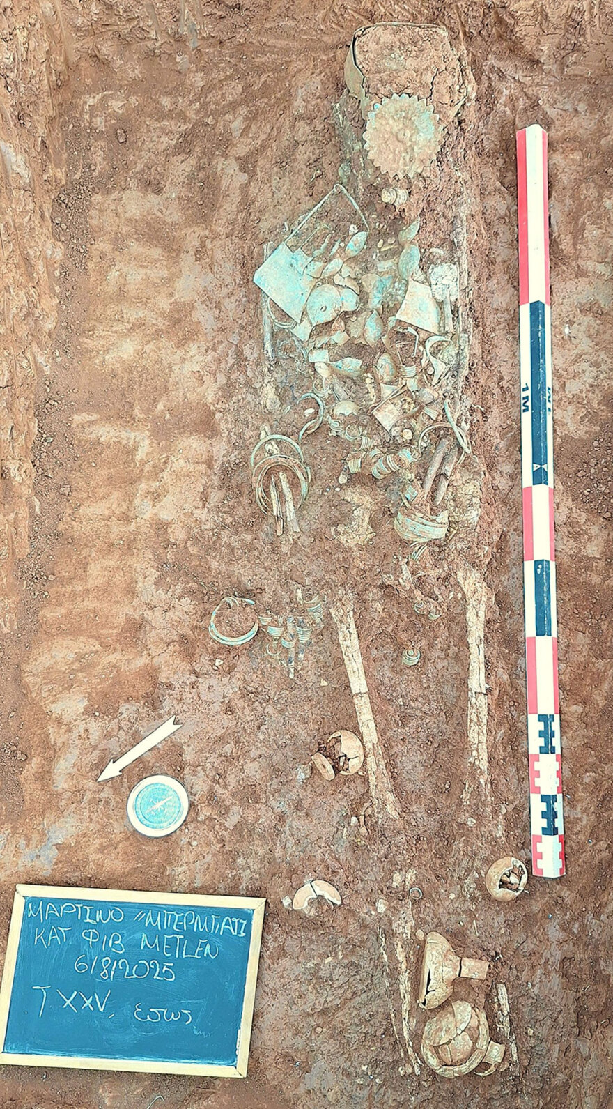 Εντυπωσιακά ευρήματα σε νεκροταφείο αρχαϊκών και κλασικών χρόνων στη Φθιώτιδα: Η αρχόντισσα με το ανεστραμμένο διάδημα