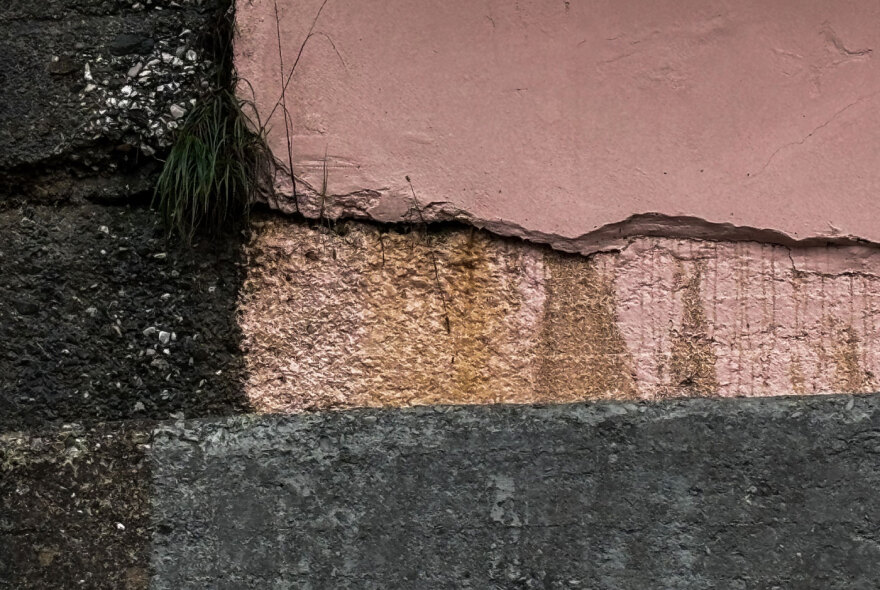 «Στον αέρα» σπίτια στα Τζουμέρκα μετά από κατολίσθηση - Προσπάθειες να ανακοπούν χείμαρροι πριν από τα χωριά - Δείτε φωτογραφίες 