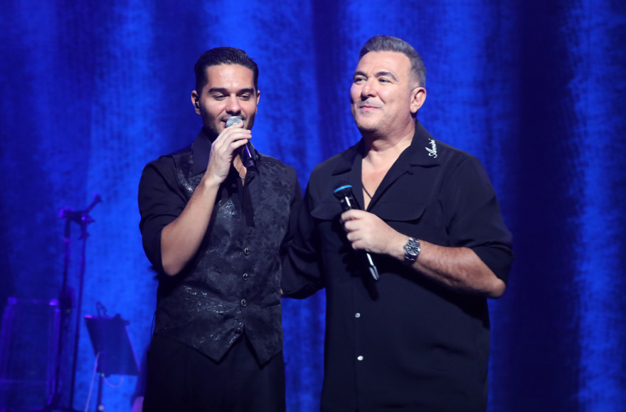 Πρεμιέρες και συνεργασίες μεγάλων ονομάτων στις πίστες «ζεσταίνουν» την αθηναϊκή νύχτα εν όψει των εορταστικών ρεβεγιόν - Ποιους θα δείτε και πού