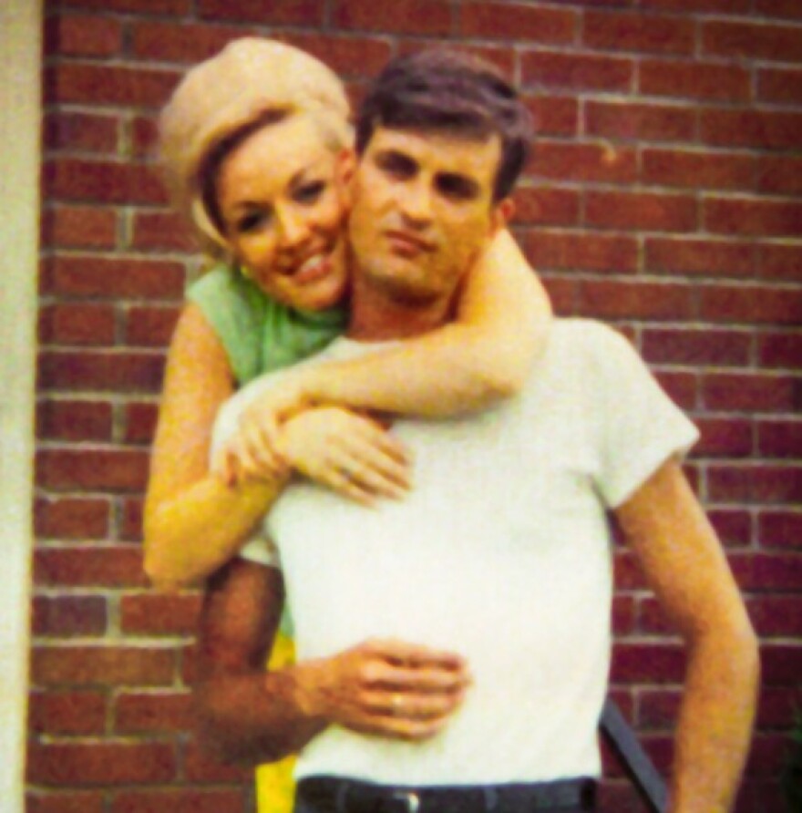 Αποκλειστικότητα τέλος: Ποια διάσημα ζευγάρια επέλεξαν να έχουν ελεύθερη σχέση