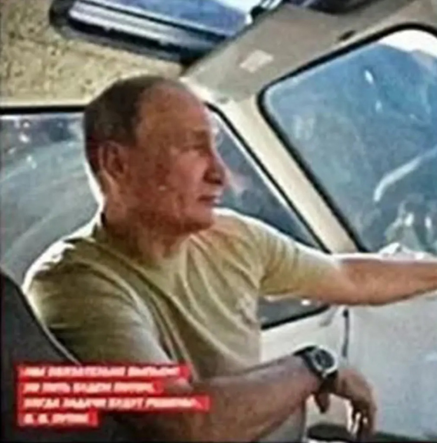 Κυκλοφόρησε στη Ρωσία το νέο προπαγανδιστικό ημερολόγιο του Πούτιν: Πόζες «ισχυρού ηγέτη» και αποφθέγματα με... νόημα