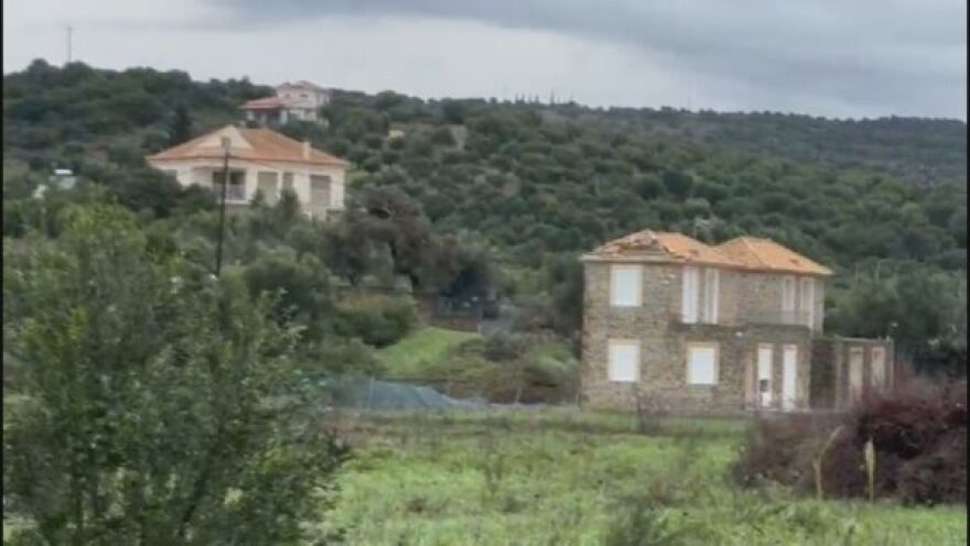 Ανεμοστρόβιλος προκάλεσε καταστροφές σε σπίτια και επιχειρήσεις στη Φοινικούντα - Δείτε φωτογραφίες και βίντεο