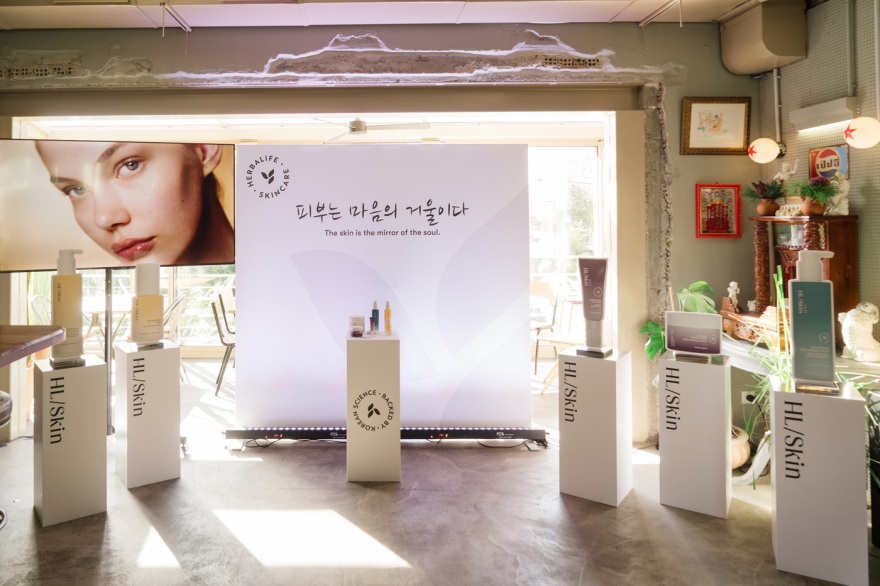 HL/SKIN: Η νέα σειρά περιποίησης της Herbalife παρουσιάστηκε σε ένα μοναδικό K-beauty press event