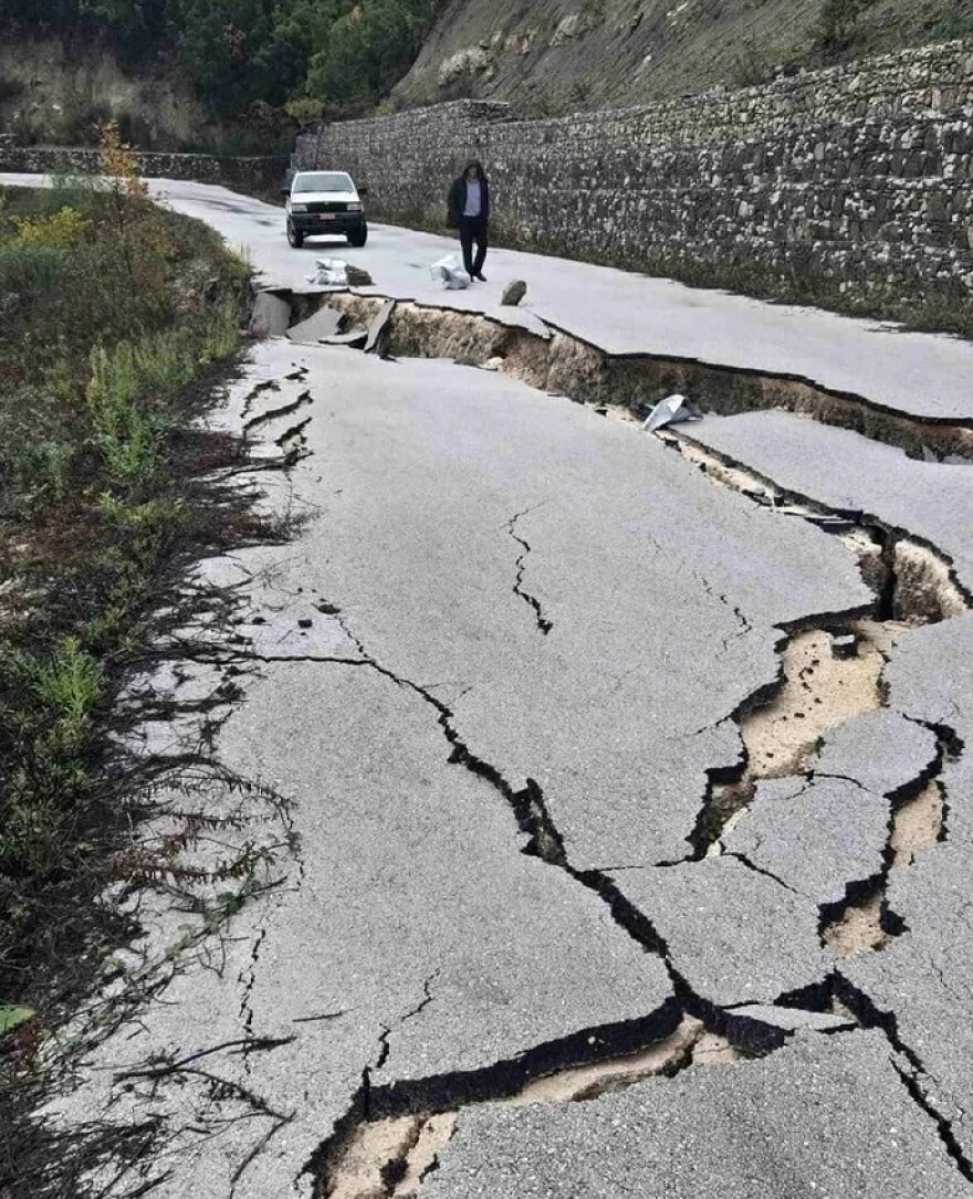 Κατέρρευσε τμήμα του δρόμου στον Άγιο Ανδρέα Δωδώνης από την κακοκαιρία