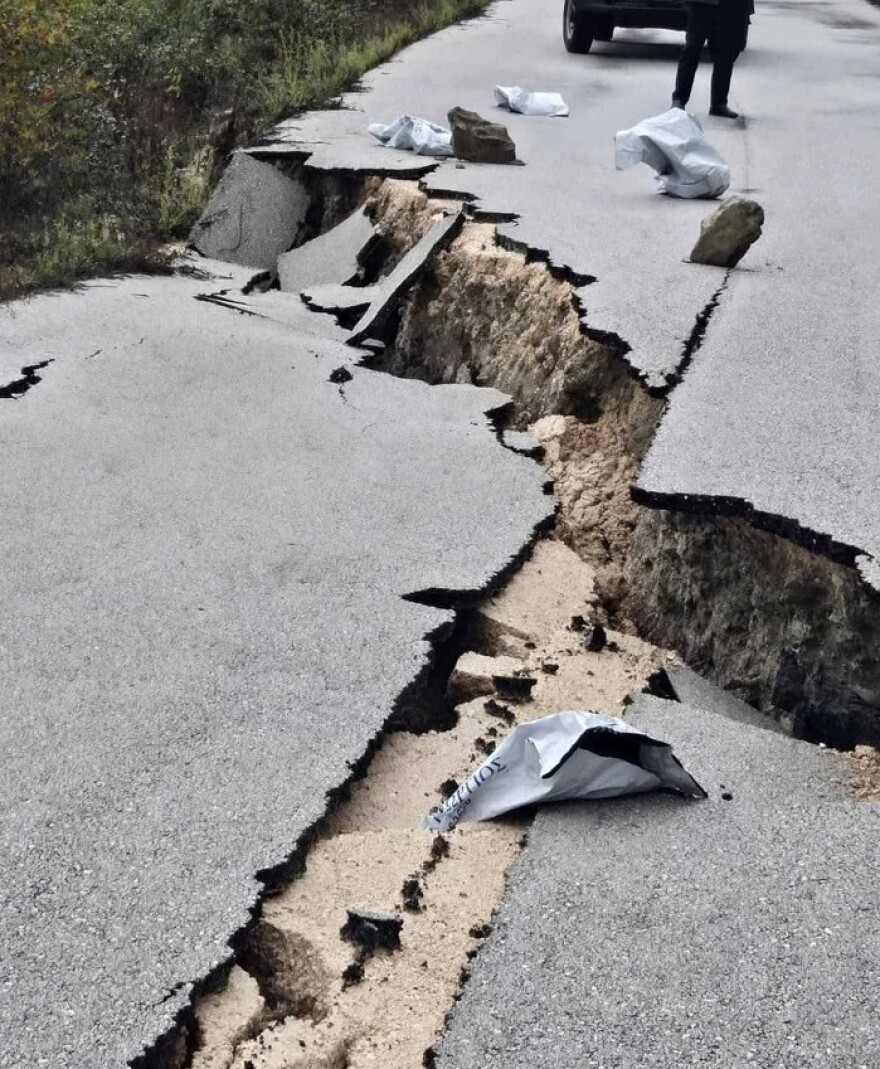 Κατέρρευσε τμήμα του δρόμου στον Άγιο Ανδρέα Δωδώνης από την κακοκαιρία