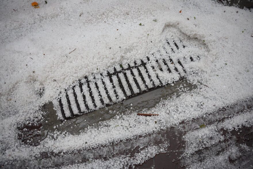 Σφοδρή χαλαζόπτωση στη Μυτιλήνη και πολλές περιοχές της Λέσβου - Δείτε βίντεο
