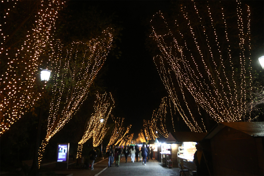 Ένα Χριστουγεννιάτικο Χωριό στο κέντρο της Αθήνας - Δείτε τις εκπλήξεις που κρύβει για μικρούς και μεγάλους