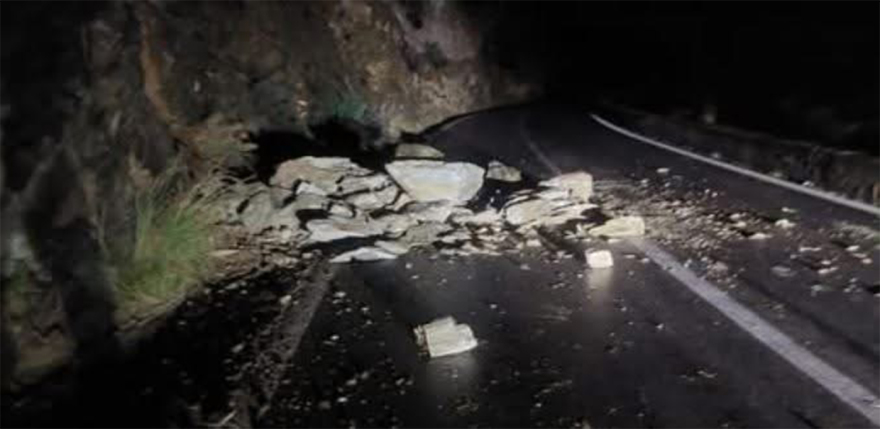 Kακοκαιρία Adel: Μεγάλες ζημιές στη Σαντορίνη - Κατολισθήσεις, πλημμύρες και κατάρρευση τοιχίου