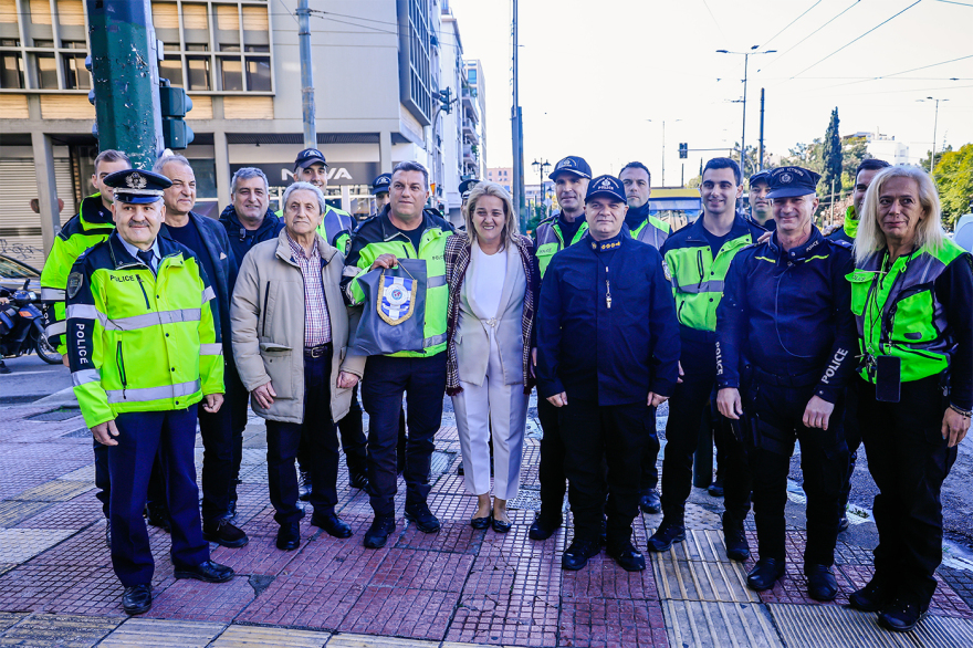 Αποστρατεύεται μετά από 35 χρόνια ο εμβληματικός τροχονόμος της Κηφισίας, Σπύρος Μερτζανίδης
