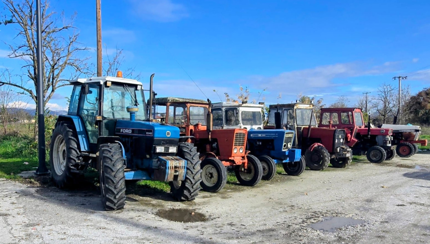 Ξεκίνησαν οι αγροτικές κινητοποιήσεις με μπλόκα σε Λάρισα, Καρδίτσα και Τρίκαλα