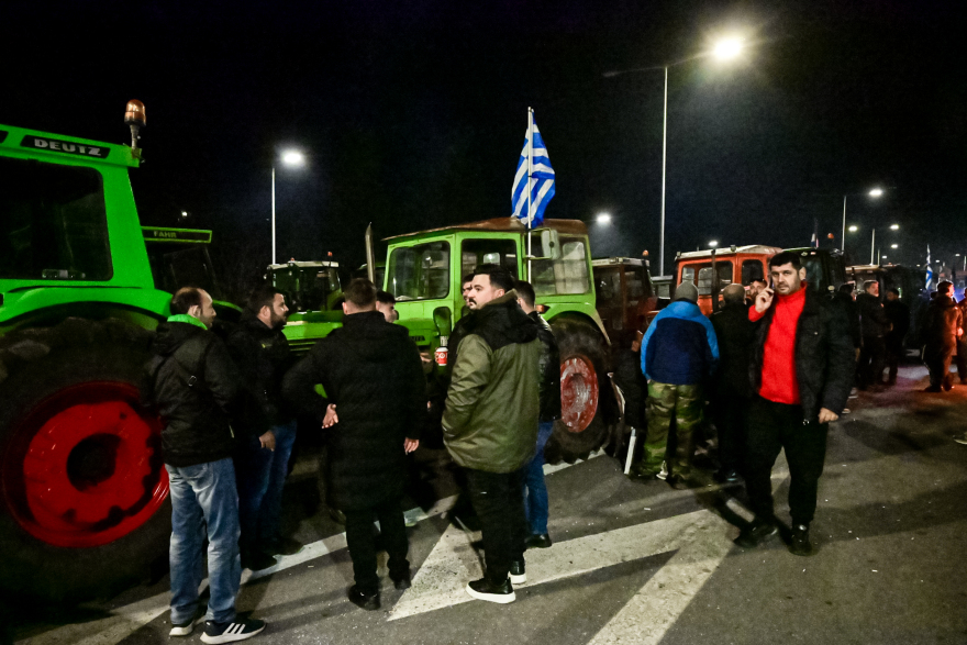 Μπλόκα σε Νίκαια, Μάλγαρα και Ε65 - «Ήρθαμε για να μείνουμε» λένε οι αγρότες και κλιμακώνουν τις κινητοποιήσεις