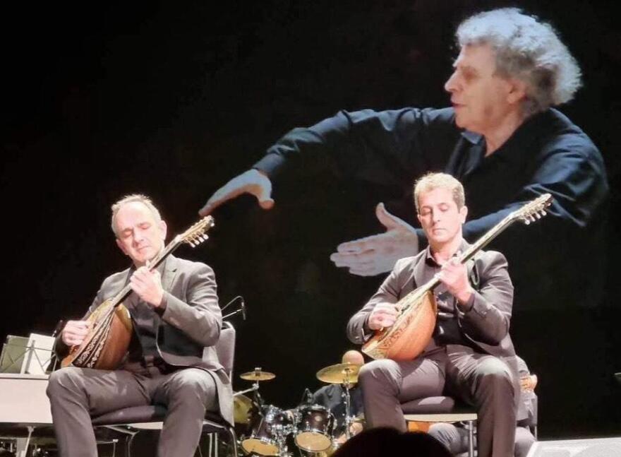 Μίκης Θεοδωράκης: Φοιτητές από 11 χώρες ερμηνεύουν τα τραγούδια του σε έξι διαφορετικές γλώσσες 