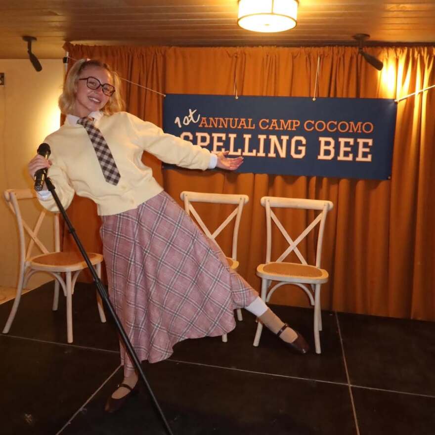 Σίντνεϊ Σουίνι: Ντύθηκε σέξι δράκος για την Ημέρα των Ευχαριστιών - Δείτε φωτογραφίες