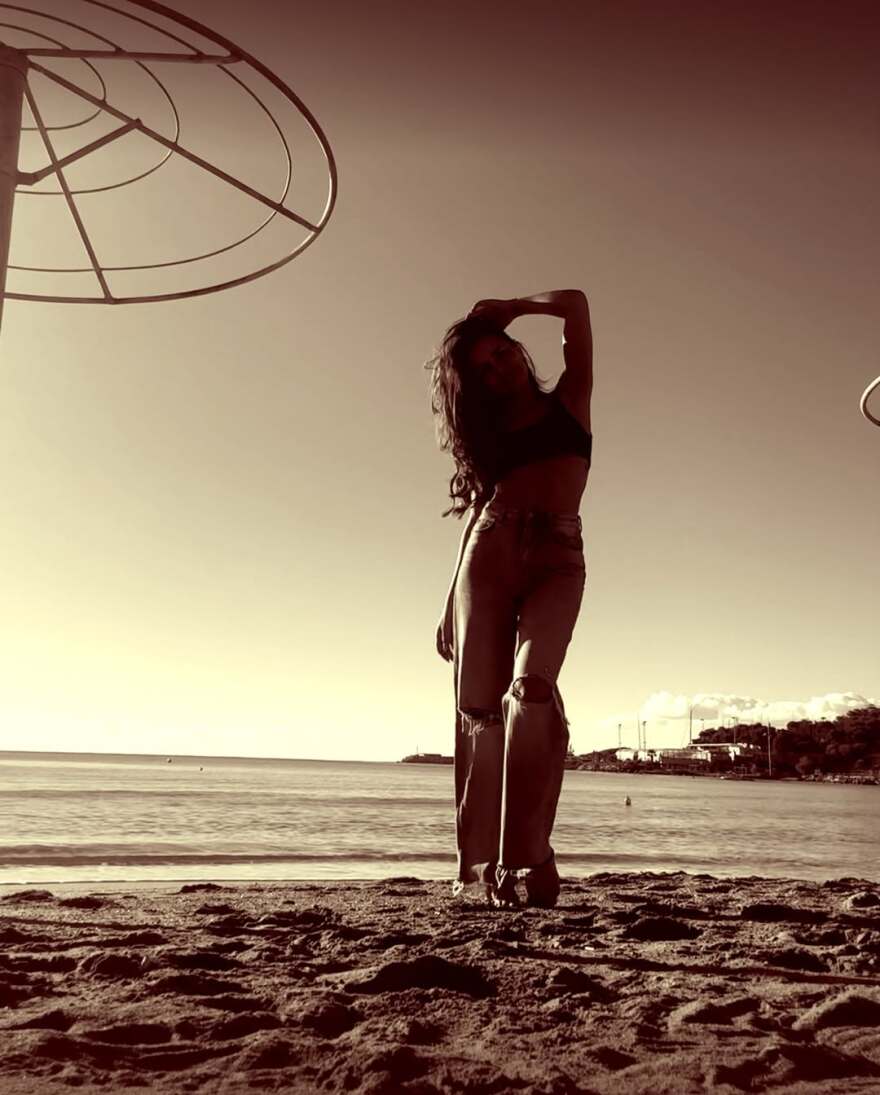 Η Χριστίνα Κολέτσα υποδέχτηκε τον Δεκέμβριο στην παραλία