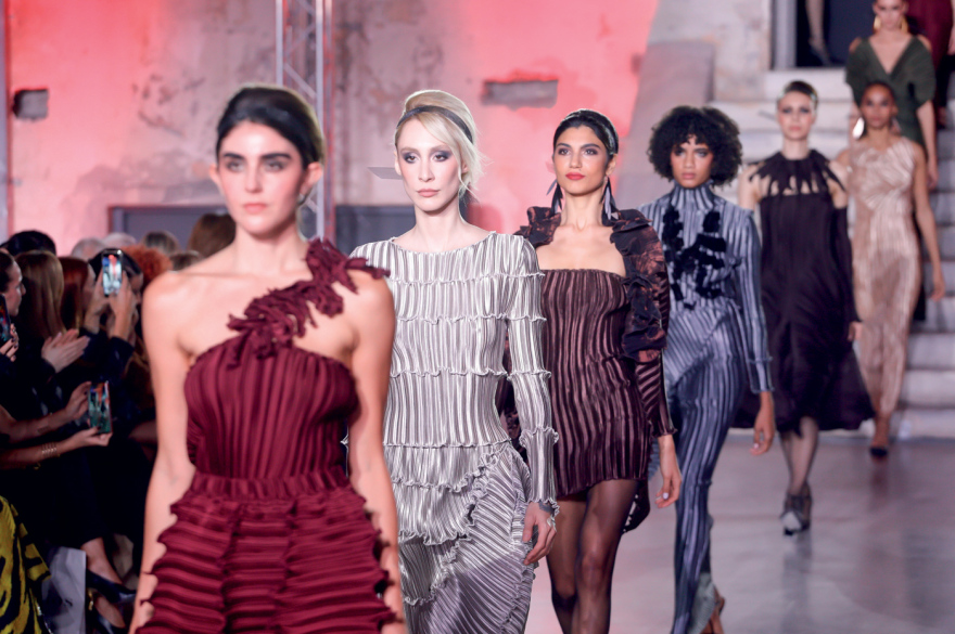 Δάφνη Βαλέντε, 40 χρόνια ιστορίες μόδας: «Η δημιουργία έρρεε πάντα στο αίμα μου»