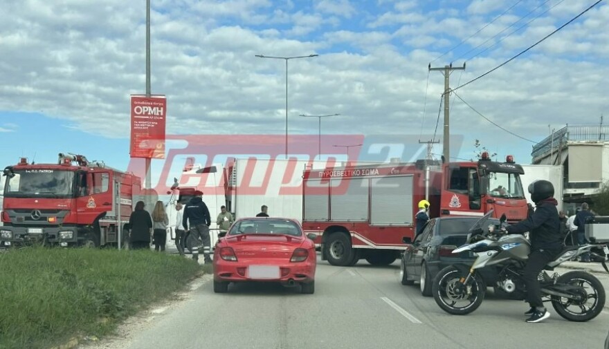 Τροχαίο στην Πάτρα: ΙΧ «καρφώθηκε» σε φορτηγό, τραυματίστηκε έγκυος