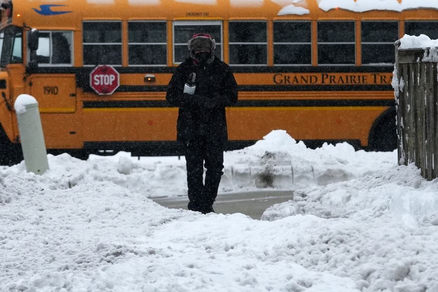 Χειμερινή καταιγίδα σαρώνει τις ΗΠΑ, σοβαρά προβλήματα σε δρόμους και αεροδρόμια, δείτε βίντεο και φωτογραφίες