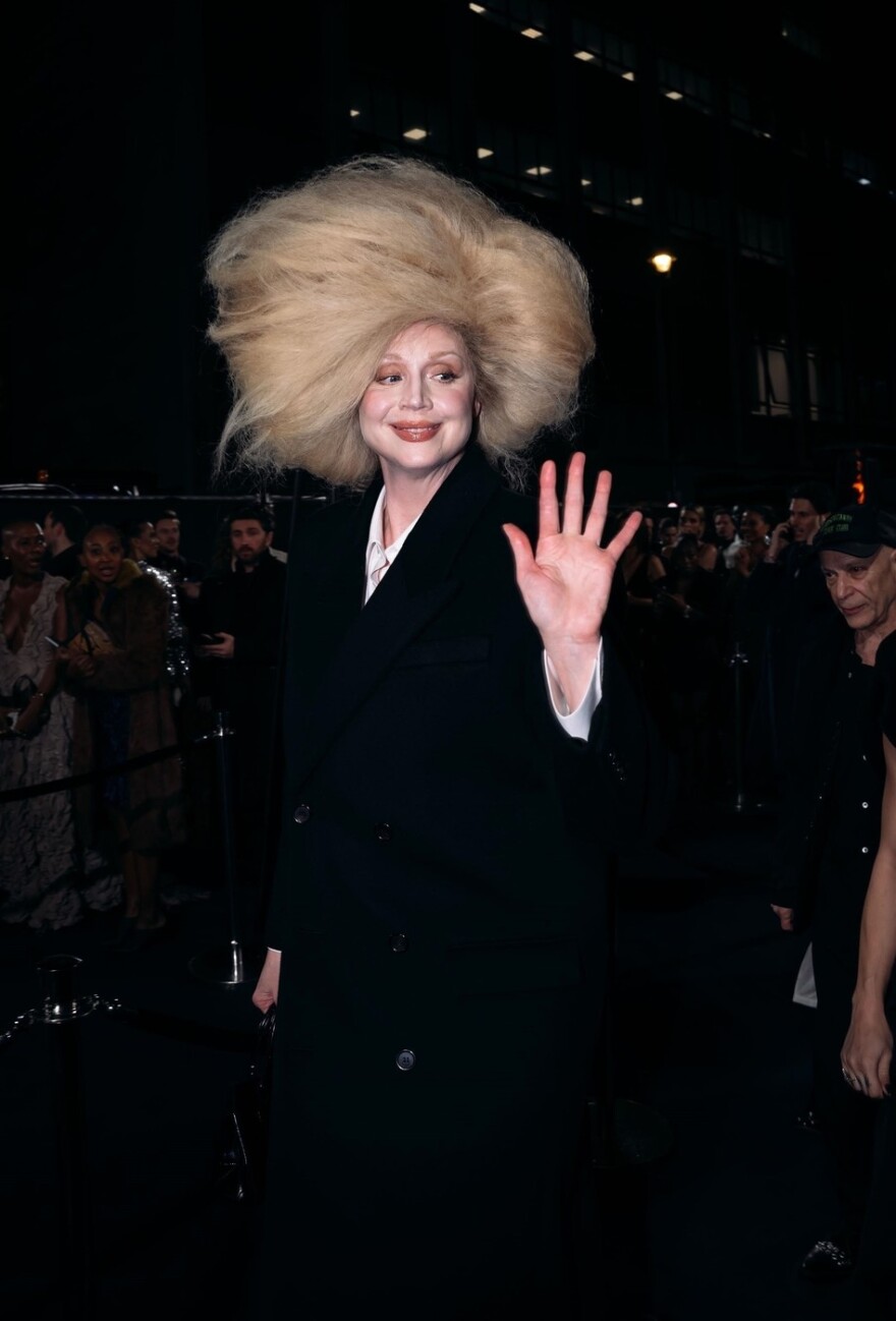 Γκουέντολιν Κρίστι: Η εκκεντρική εμφάνιση που θύμισε μαλλί της γριάς