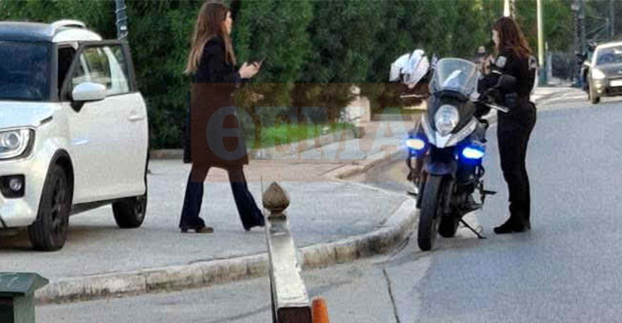 Βάνα Μπάρμπα: Της έκοψαν κλήση για παράνομο παρκάρισμα - Το όχημά της ήταν σταθμευμένο χωρίς πινακίδες