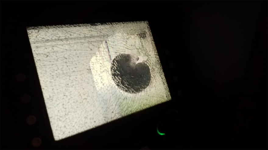 Αναρχικοί έσπασαν ATM και τζάμια σε καταστήματα στο Κουκάκι
