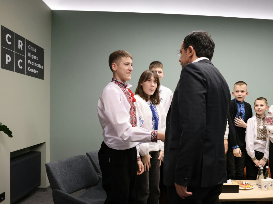 Χριστοδουλίδης από Κίεβο: Οι απαγωγές παιδιών προσβάλλουν κάθε έννοια διεθνούς δικαίου και ανθρώπινης αξιοπρέπειας