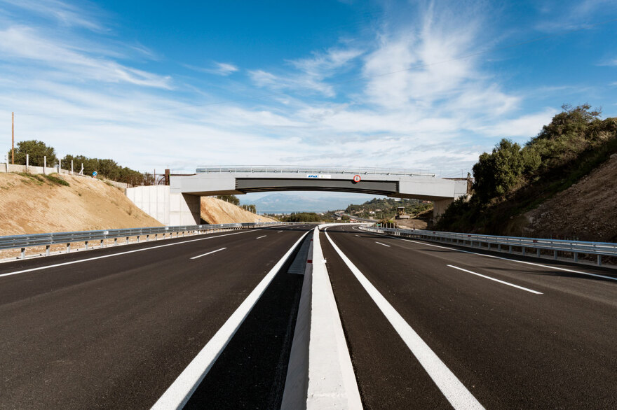 Στην κυκλοφορία τα τελευταία 10 χιλιόμετρα του αυτοκινητόδρομου Πατρών - Πύργου, δείτε βίντεο και φωτογραφίες