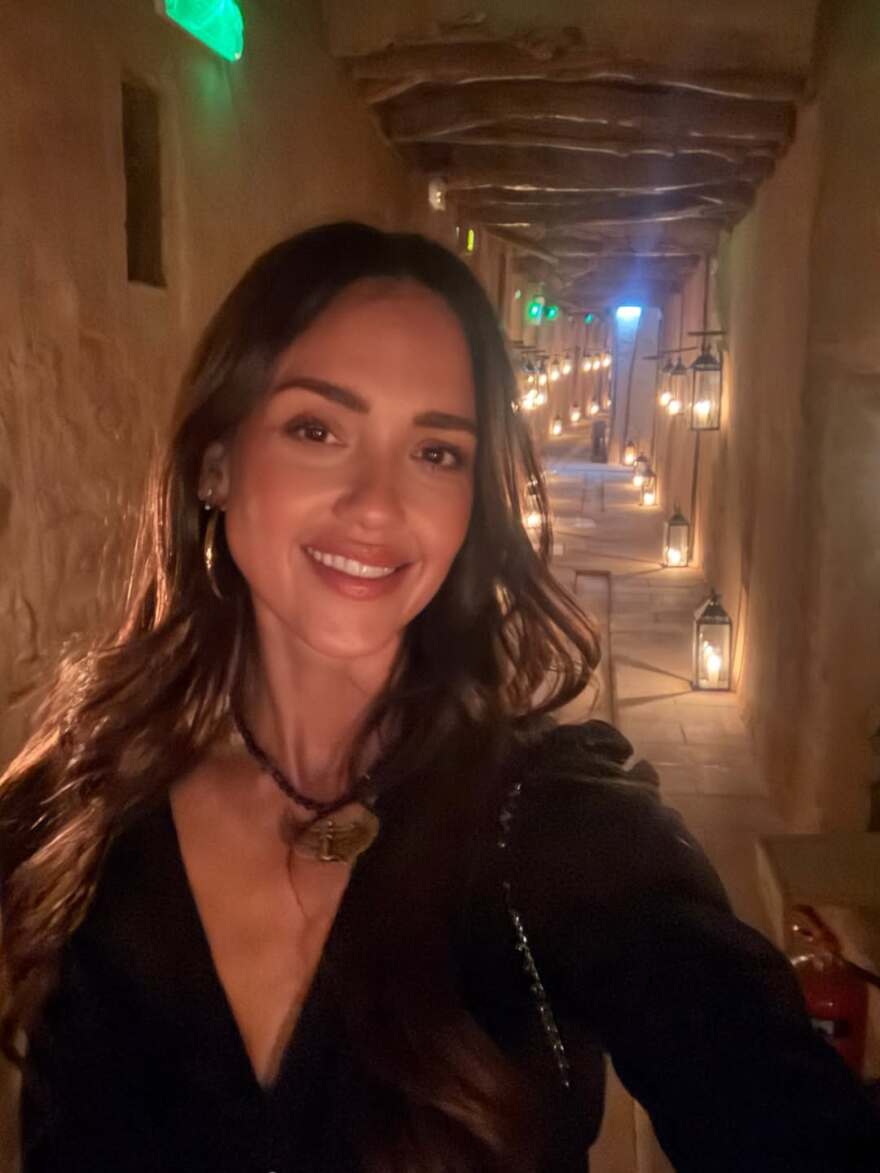 Η Τζέσικα Άλμπα ταξίδεψε στη Σαουδική Αραβία: Καθαρή μαγεία