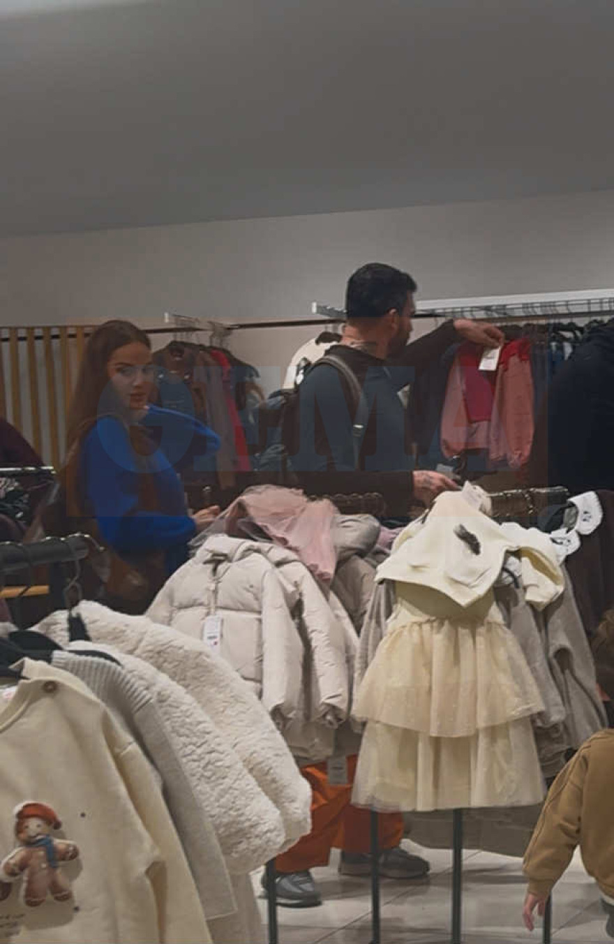 Ρία Ελληνίδου και Δημήτρης Αλεξάνδρου απόλαυσαν τη βόλτα τους σε γνωστό εμπορικό 