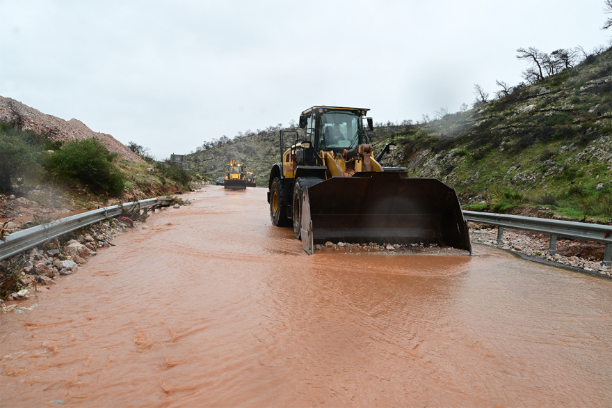 Νέο έκτακτο δελτίο καιρού: Μέχρι το μεσημέρι του Σαββάτου θα πλήττει τη χώρα η κακοκαιρία Byron, οι κόκκινες περιοχές 
