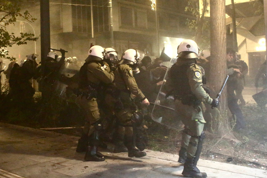 Video: Επεισόδια στο κέντρο της Αθήνας