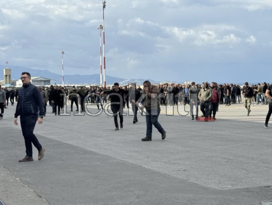 Κλειστό το αεροδρόμιο Νίκος Καζαντζάκης στο Ηράκλειο, αγρότες εισέβαλαν στην πίστα