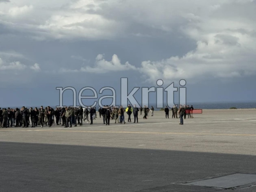 Κλειστό το αεροδρόμιο Νίκος Καζαντζάκης στο Ηράκλειο, αγρότες εισέβαλαν στην πίστα