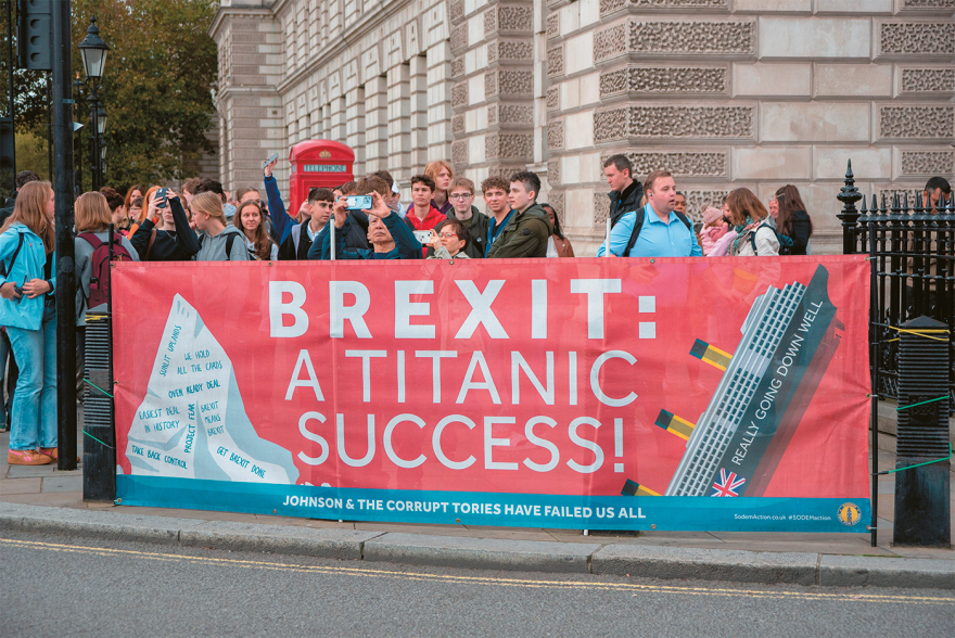 Οι Βρετανοί το ξανασκέφτονται: Το Brexit έφερε φόρους, ακρίβεια, ανεργία, brain drain, κατάρρευση του ΕΣΥ και τα χειρότερα έρχονται 