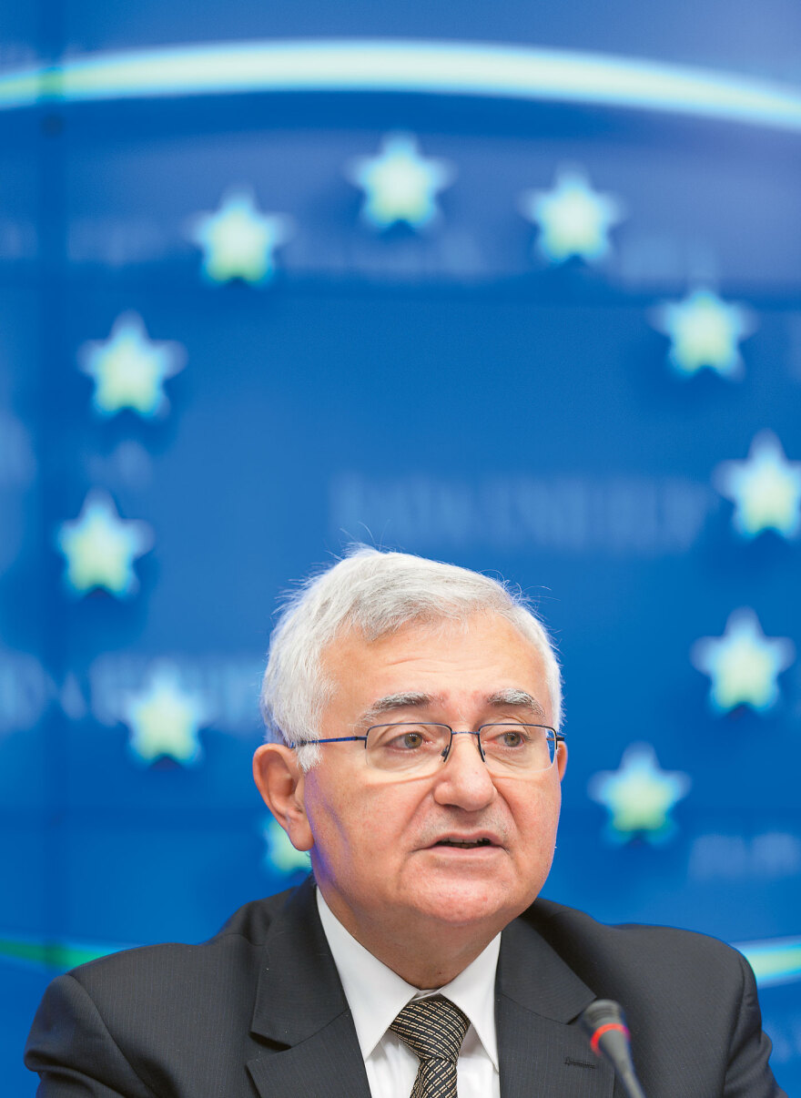 Σκάνδάλο αλά ιταλικά στο Κολλέγιο της Ευρώπης: Το «follow the money», το lobbying και τα πυρά κατά της Ούρσουλα φον ντερ Λάιεν
