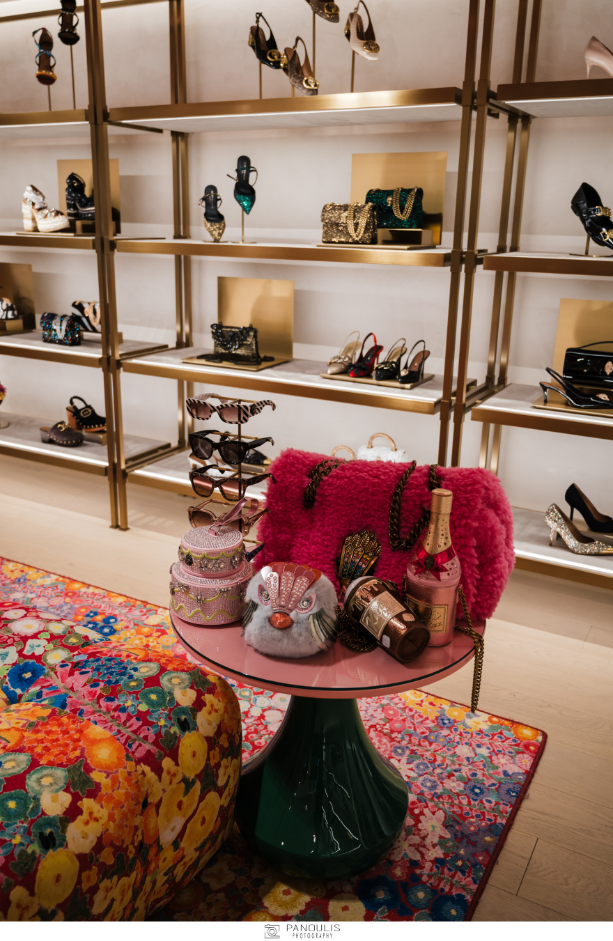 Σε μια βραδιά γεμάτη χρώμα και Holiday διάθεση ο οίκος Kurt Geiger εγκαινίασε το πρώτο του Flagship Store στην Ελλάδα