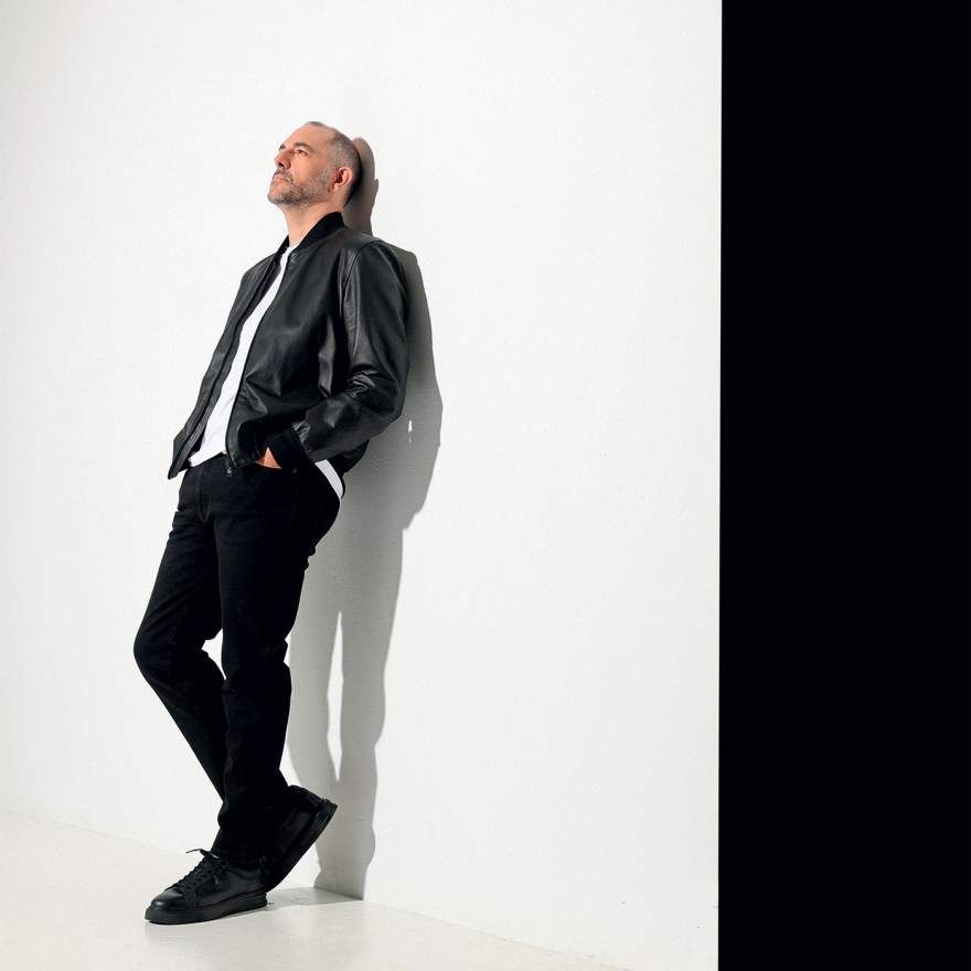 Πάρις Μέξης, o αφανής ήρωας της sold out παράστασης Φάουστ