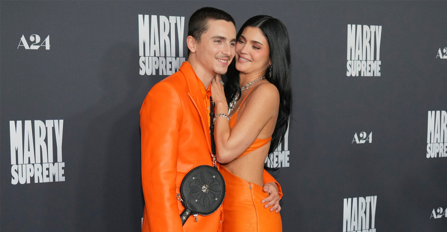 Ο Τιμοτέ Σαλαμέ και η Κάιλι Τζένερ διέψευσαν τις φήμες χωρισμού με μία κοινή εμφάνιση στο... απόλυτο πορτοκαλί