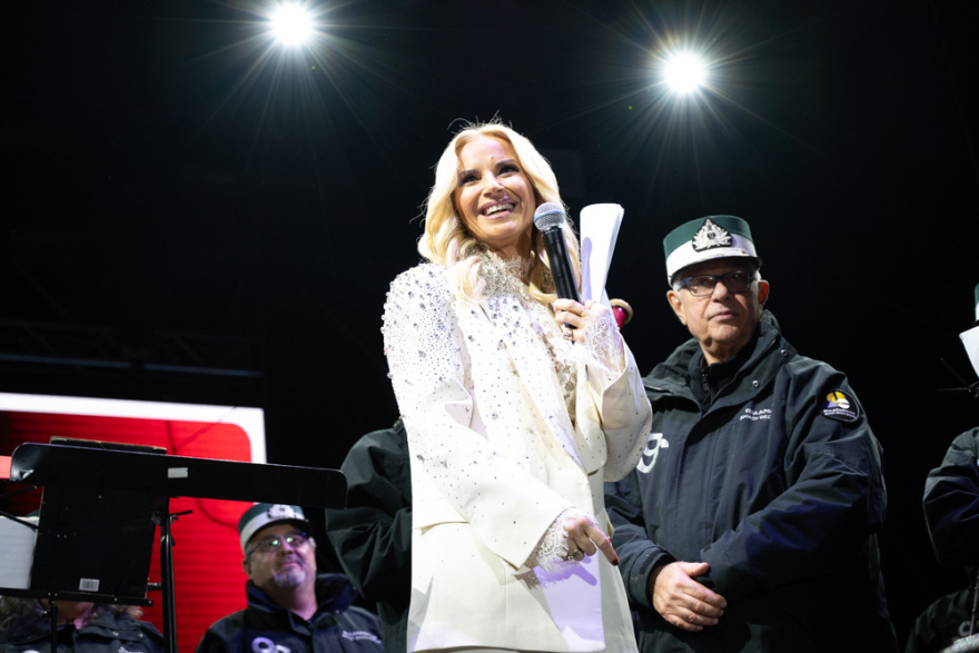 Το απόλυτο χριστουγεννιάτικο event στην πλατεία Αριστοτέλους με τον Αντώνη Ρέμο 