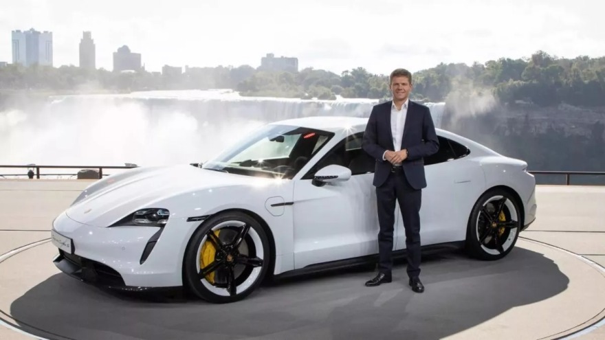 251209111423_stefan-weckbach-1