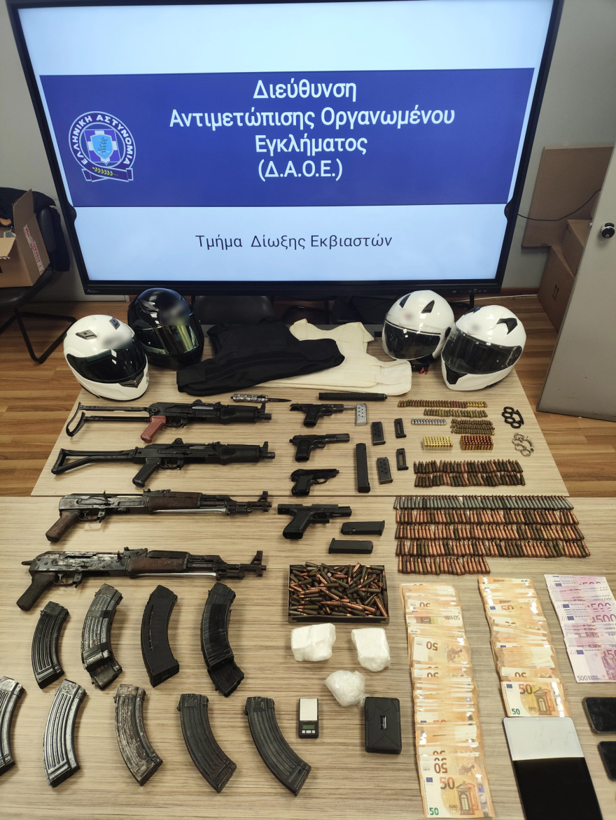 Τα όπλα που βρέθηκαν στη γιάφκα της Greek Mafia στην Καλλιθέα, δείτε βίντεο και φωτογραφίες