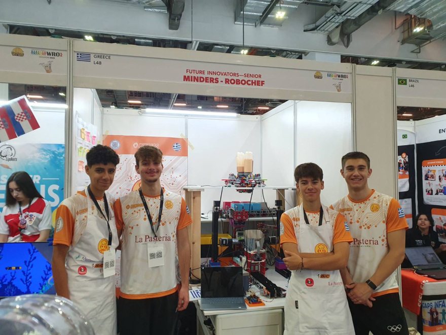 Εκπαιδευτική Αναγέννηση: 11η θέση στην Ολυμπιάδα Εκπαιδευτικής Ρομποτικής στη Σιγκαπούρη