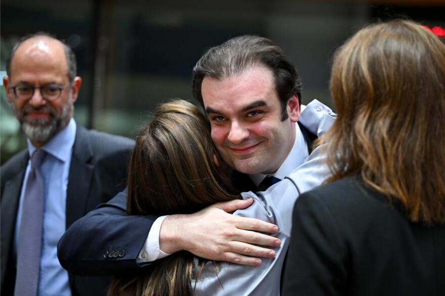 Το παρασκήνιο της εκλογής Πιερρακάκη στο Eurogroup: Οι «υποσχετικές» και οι συμμαχίες πριν από την ψηφοφορία που οδήγησαν στην απόσυρση του Βαν Πέτεγκεμ