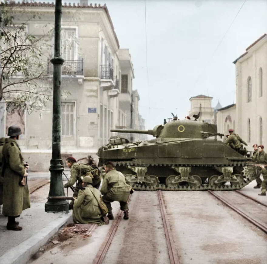 Η μάχη στου Μακρυγιάννη: Οι Βρετανοί πυροβολούσαν με κάλυψη τα Μάρμαρα του Παρθενώνα και ο ΕΛΑΣ διέταζε «μην ανταποδίδετε»