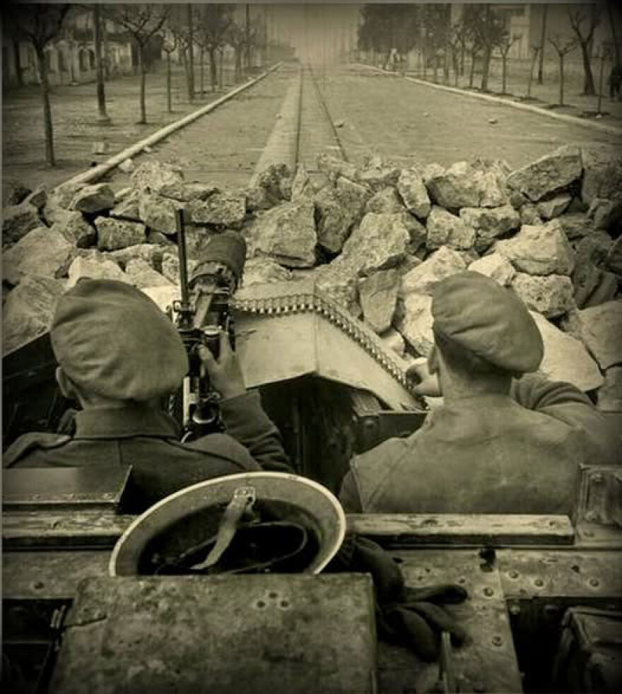 Η μάχη στου Μακρυγιάννη: Οι Βρετανοί πυροβολούσαν με κάλυψη τα Μάρμαρα του Παρθενώνα και ο ΕΛΑΣ διέταζε «μην ανταποδίδετε»