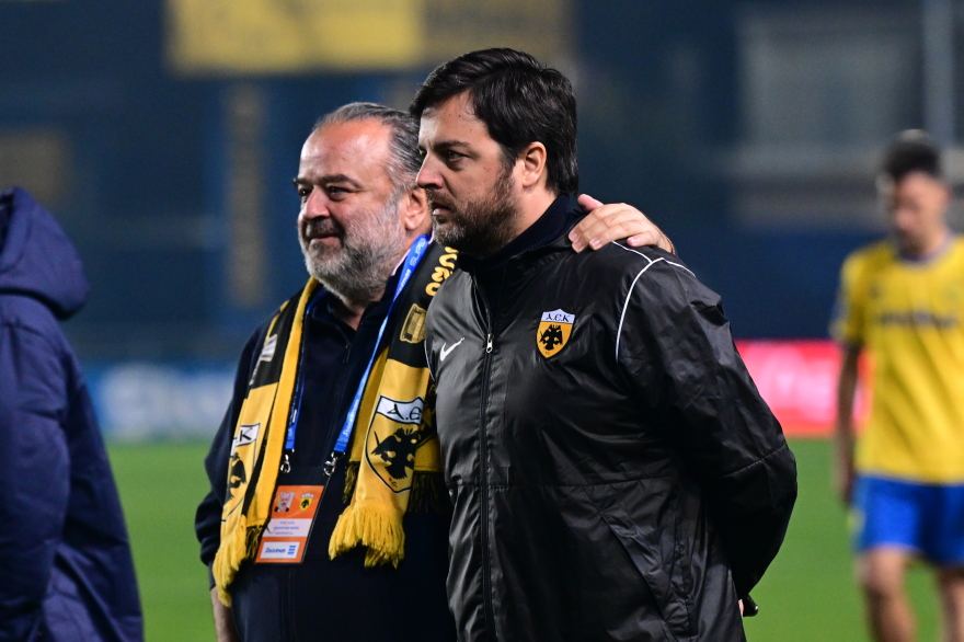 AEK: Αποθέωση για Ηλιόπουλο και παίκτες μετά το διπλό στο Αγρίνιο, δείτε βίντεο και φωτογραφίες 