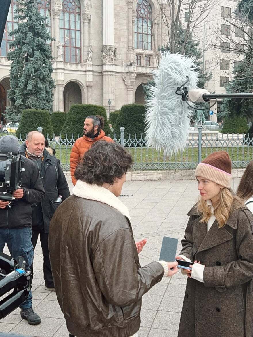 Maestro: Στη Βουδαπέστη ο Χριστόφορος Παπακαλιάτης και η Κλέλια Ανδριολάτου για τα γυρίσματα της νέας σεζόν