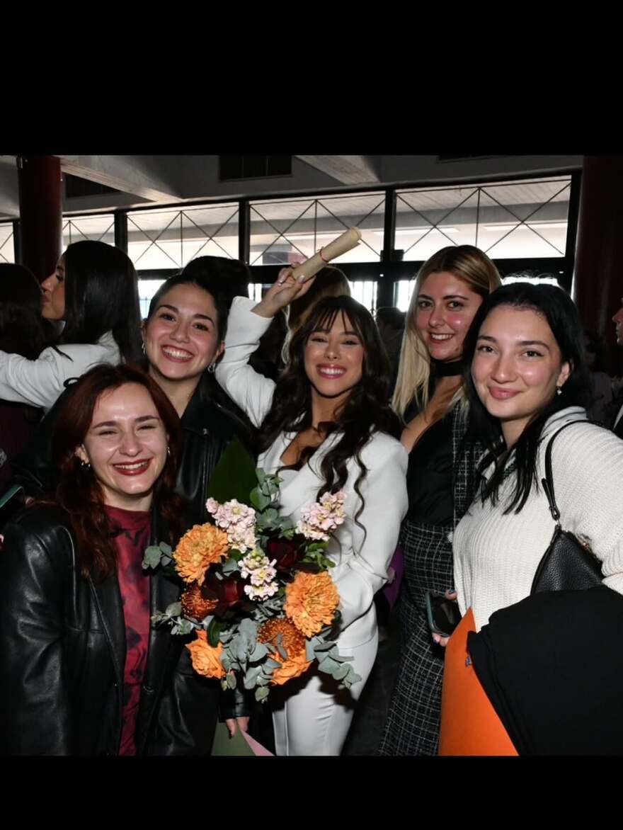 Πάολα: Η κόρη της δημοσίευσε φωτογραφίες από την ορκωμοσία της