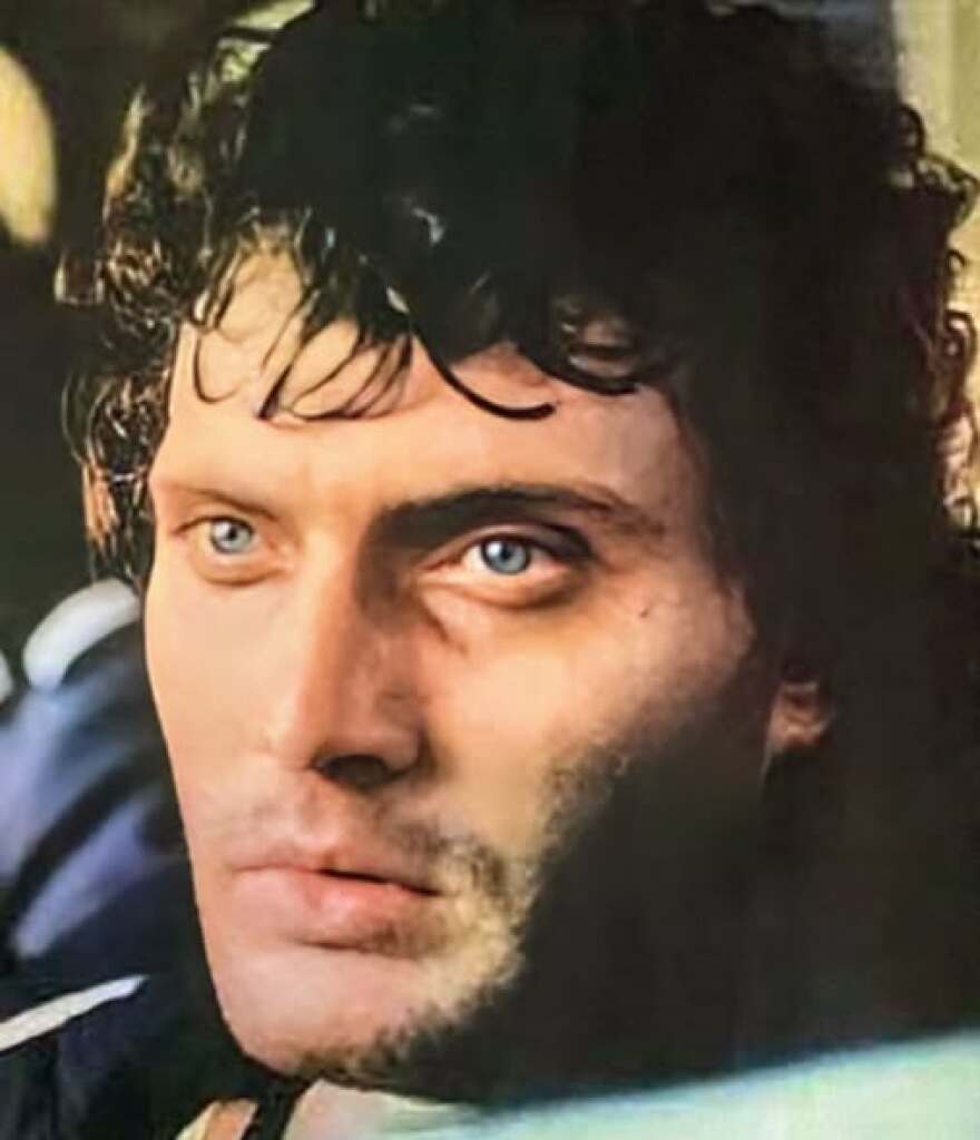 Αλμπέρτο Εσκενάζυ, o ωραίος της σκηνής και της οθόνης που έβαλε την οικογένεια πάνω από την καριέρα 